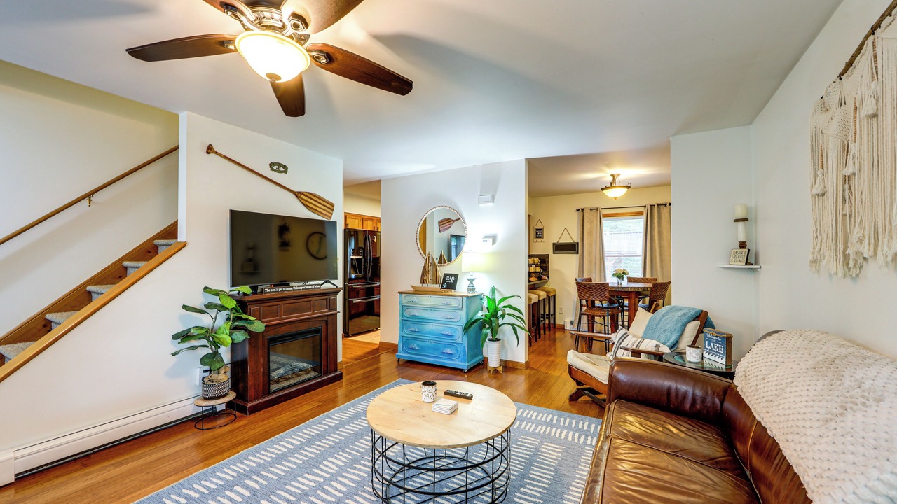Photo of Livingroom in Auburn