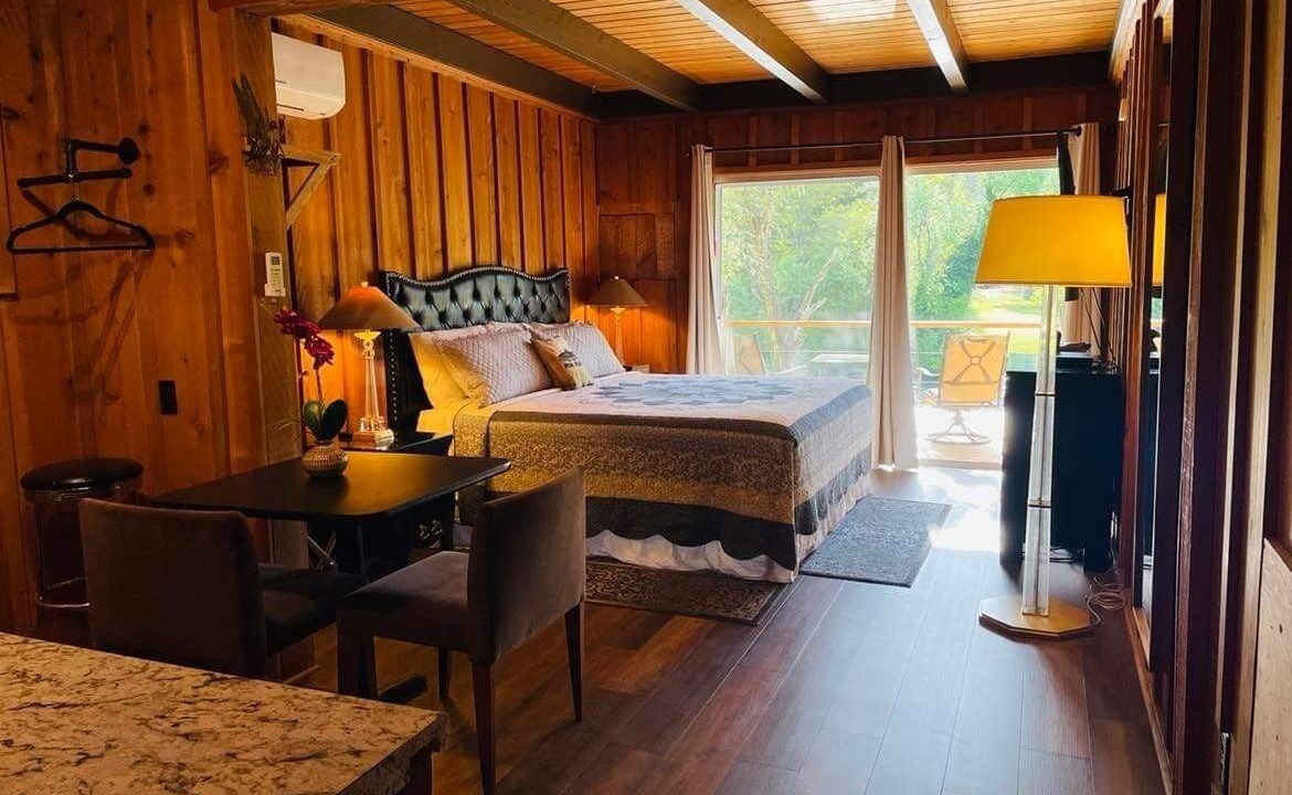 Photo of Bedroom in Shady Cove
