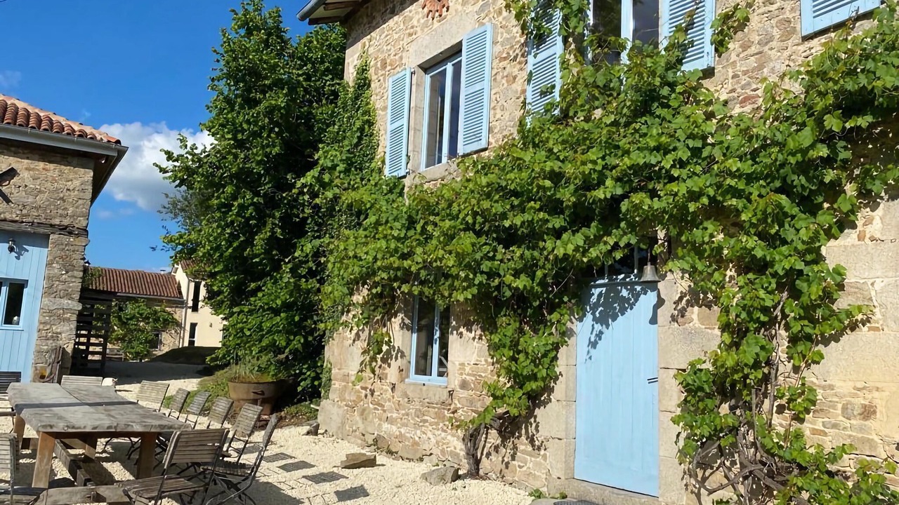 Photo of Patio Balcony in Saint-Leonard-de-Noblat