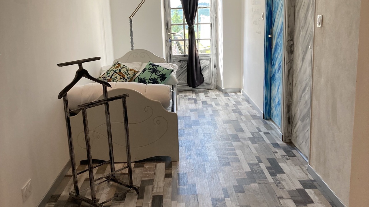 Photo of Bedroom in Coulx
