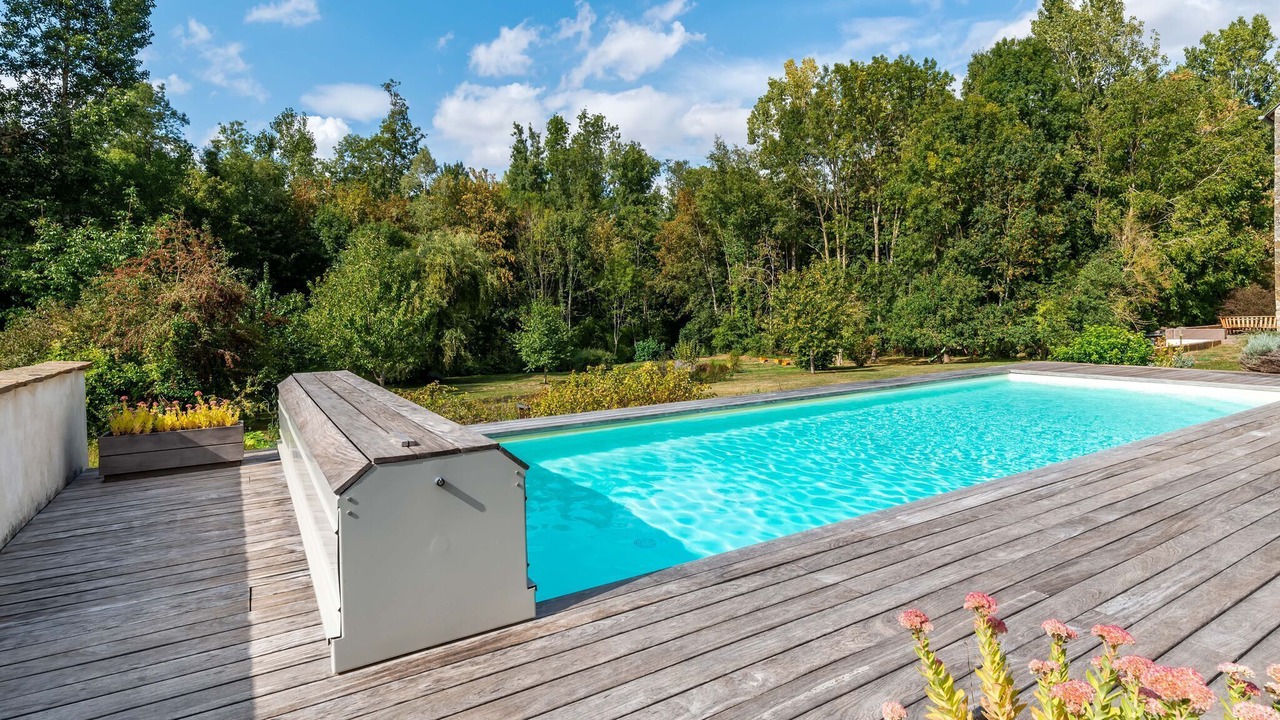 Photo of Outdoor in Yevre-le-Chatel