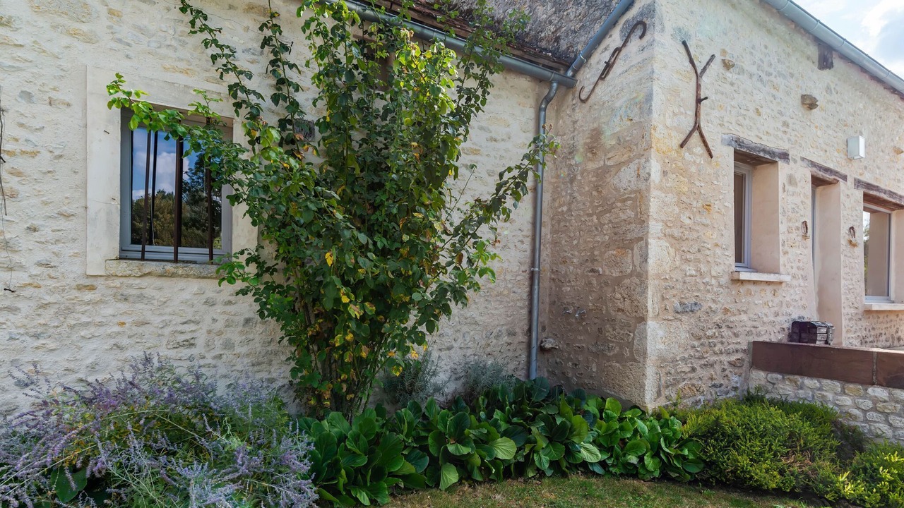 Photo of Outdoor in Yevre-le-Chatel