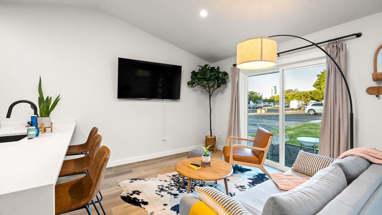 Photo of Livingroom in Barton Hills