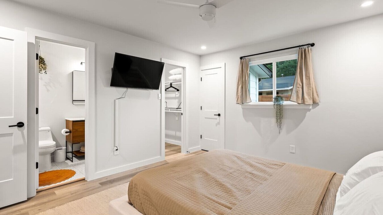 Photo of Bedroom in Barton Hills