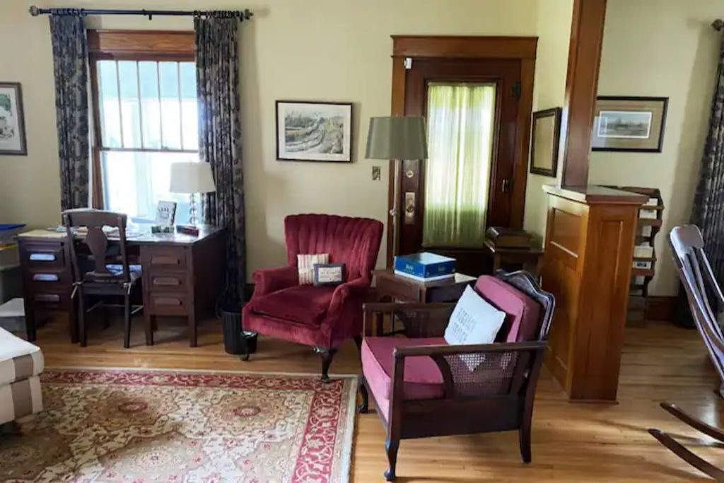 Photo of Livingroom in Winterset