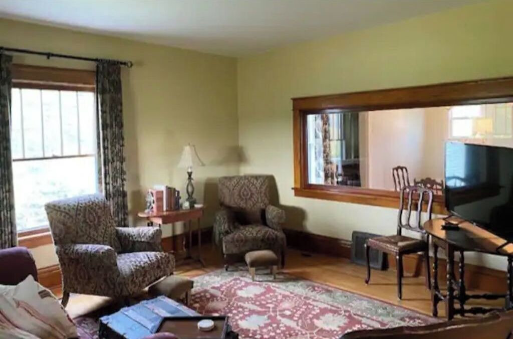 Photo of Livingroom in Winterset
