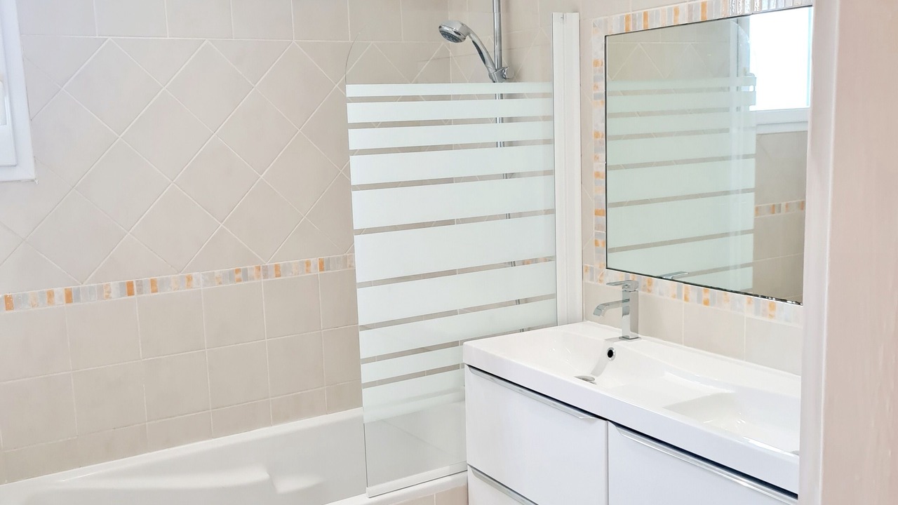 Photo of Bathroom in Caumont-sur-Durance