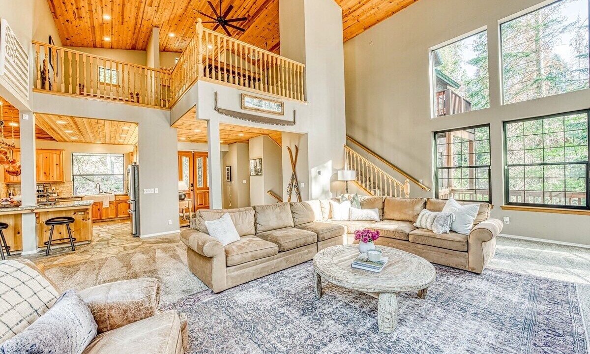 Photo of Livingroom in Dogwood Mountain