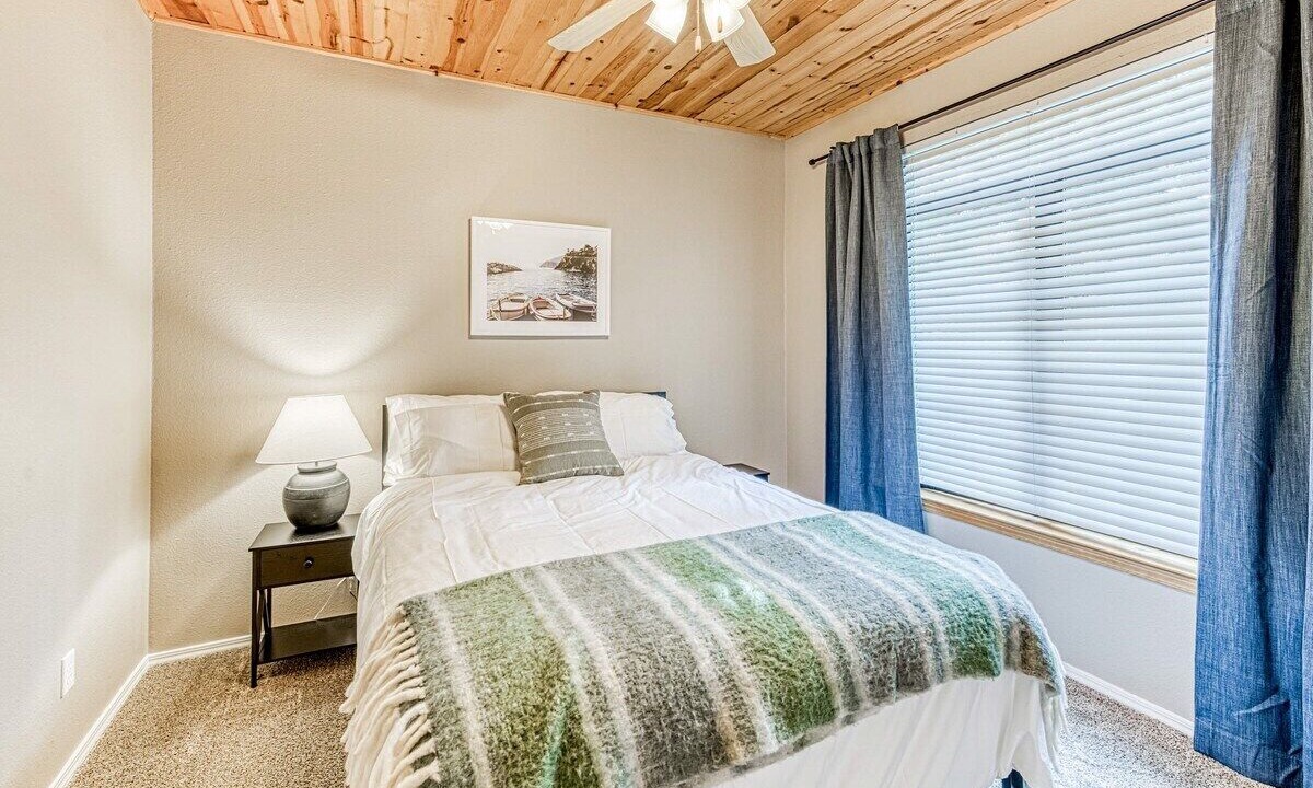 Photo of Bedroom in Dogwood Mountain