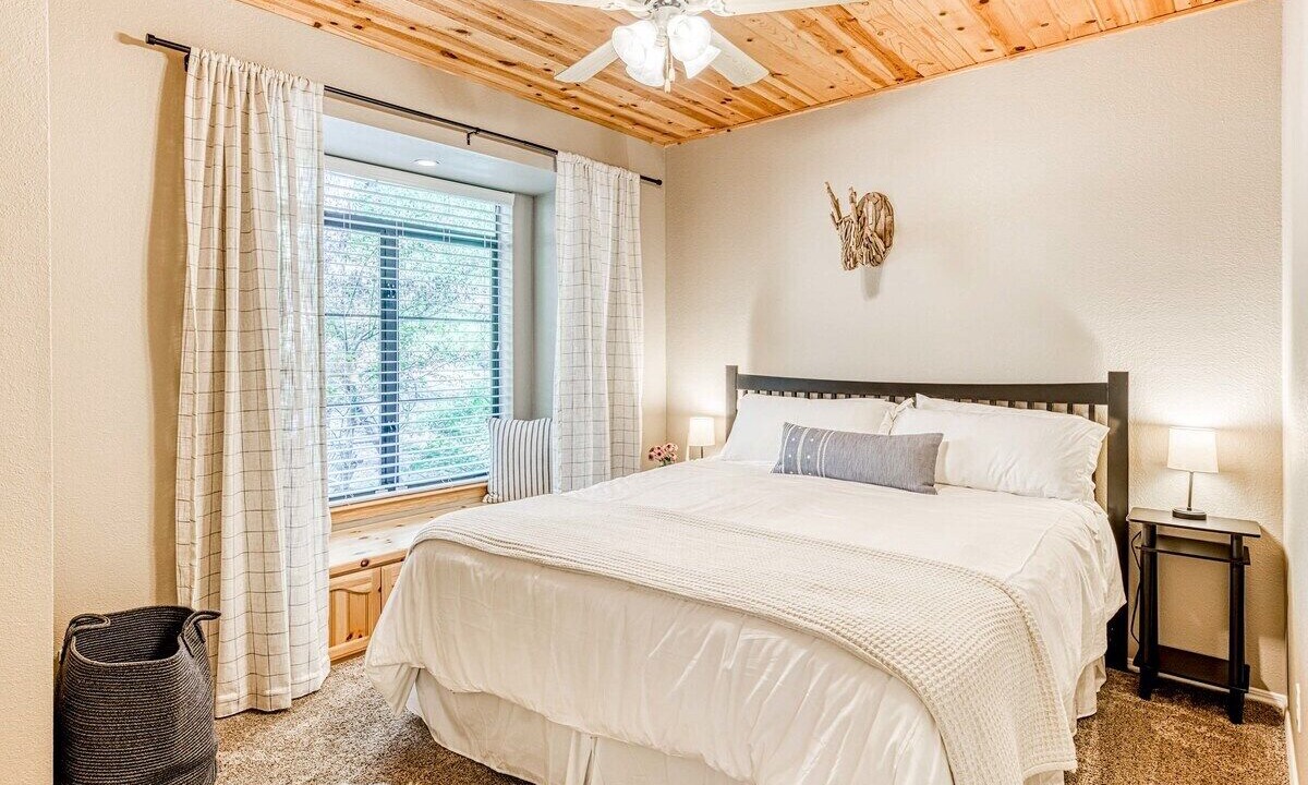 Photo of Bedroom in Dogwood Mountain