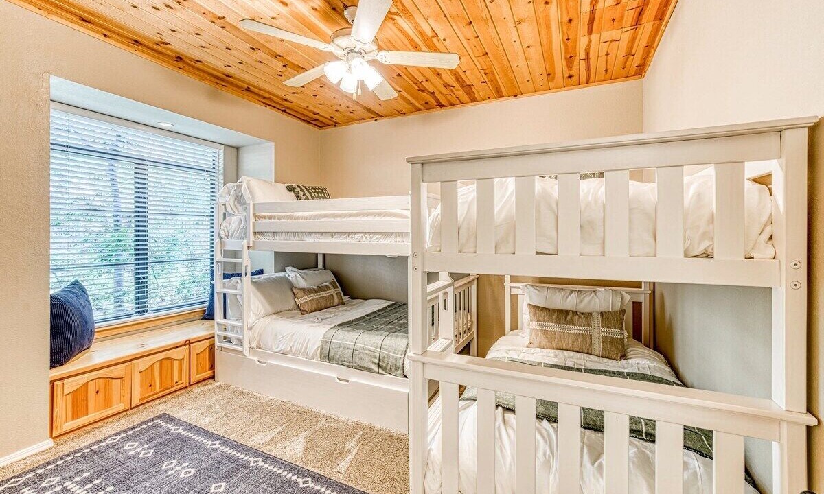 Photo of Bedroom in Dogwood Mountain