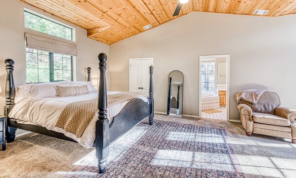 Photo of Bedroom in Dogwood Mountain