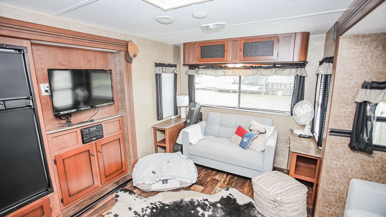 Photo of Livingroom in Cedar Lane