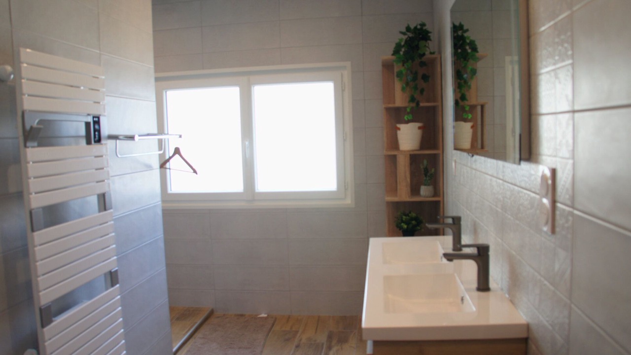 Photo of Bathroom in Crest