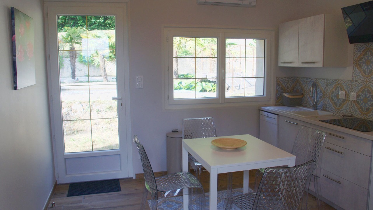 Photo of Others in Crest