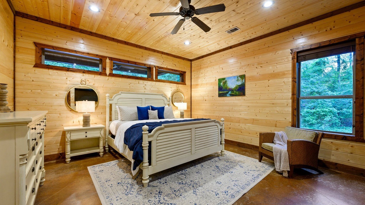 Photo of Bedroom in Hochatown