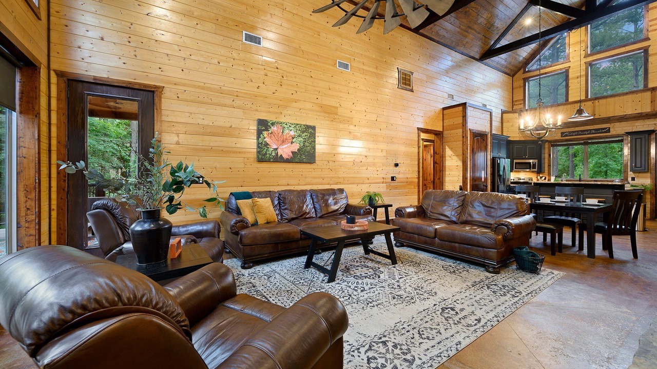 Photo of Livingroom in Hochatown