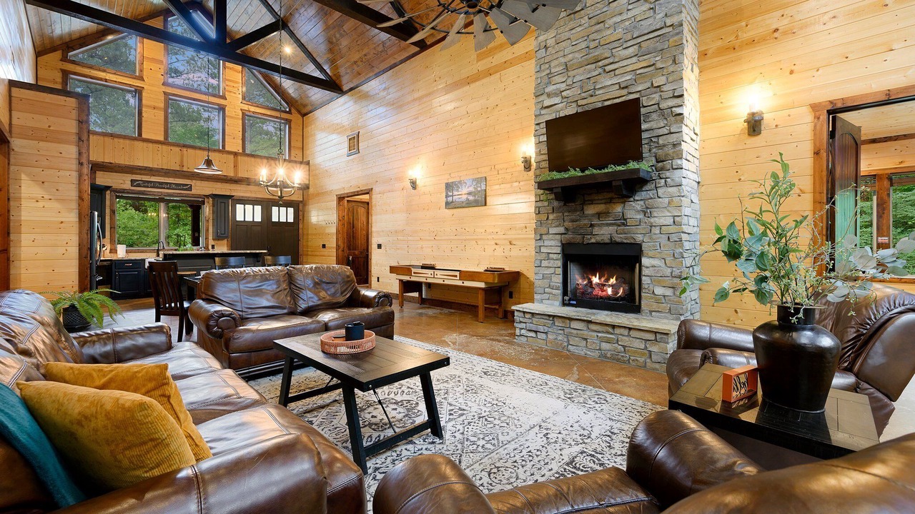 Photo of Livingroom in Hochatown