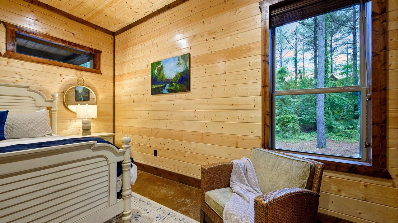 Photo of Bedroom in Hochatown