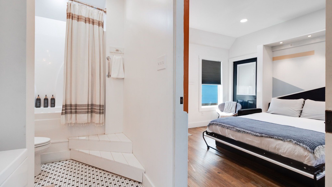 Photo of Bedroom in Freetown - Port Rico