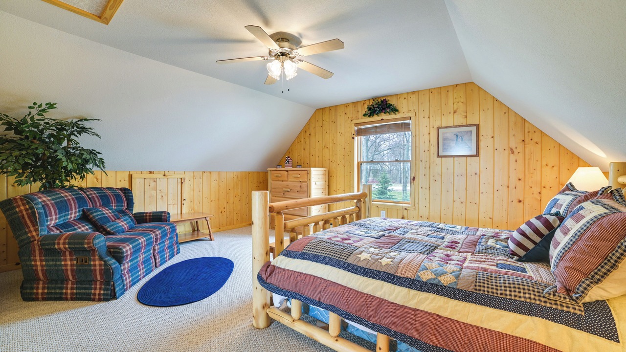 Photo of Bedroom in Tawas City