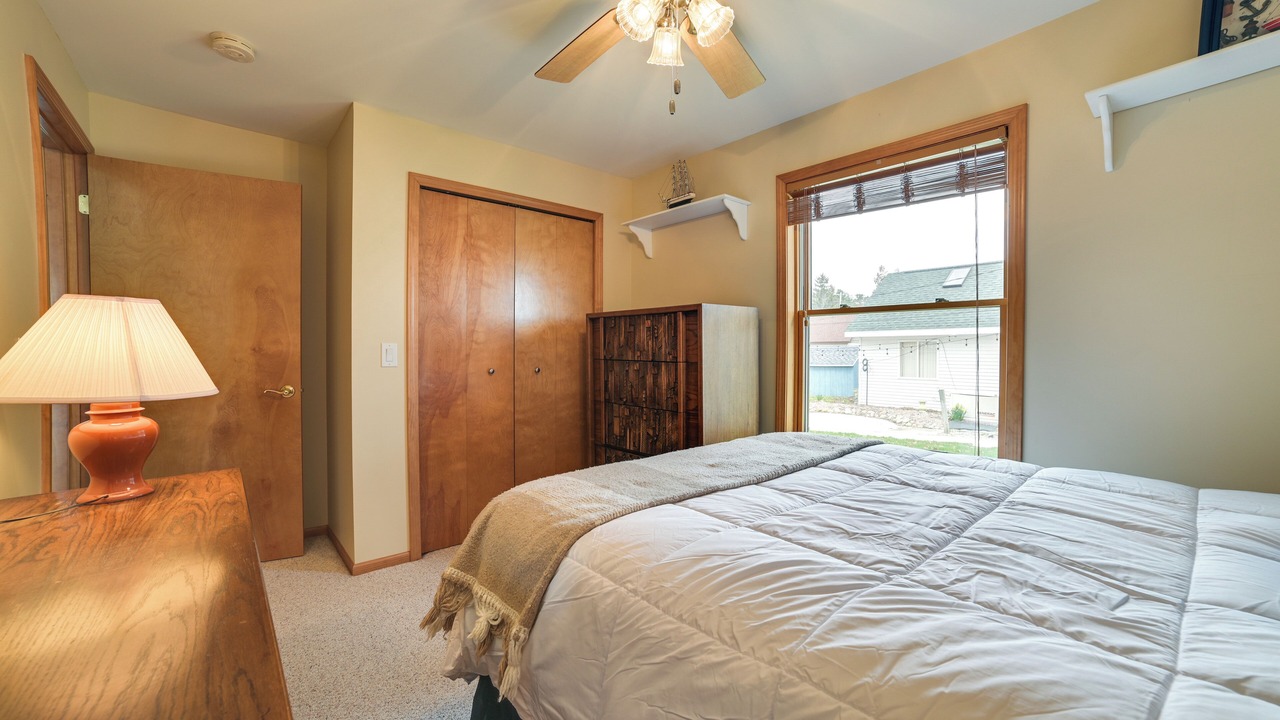Photo of Bedroom in Tawas City