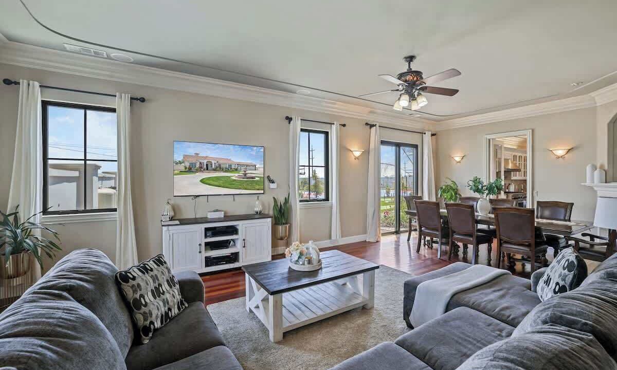 Photo of Livingroom in Tracy