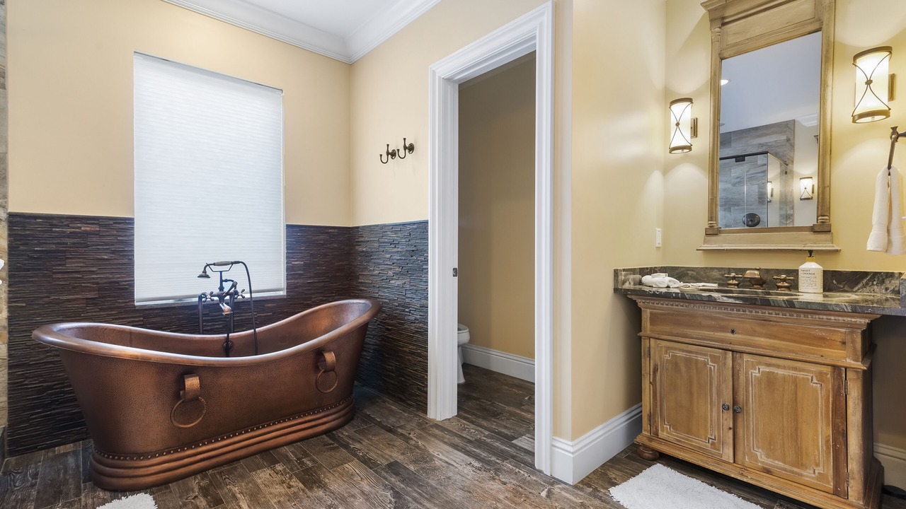 Photo of Bathroom in Hendricks and Venice Isles