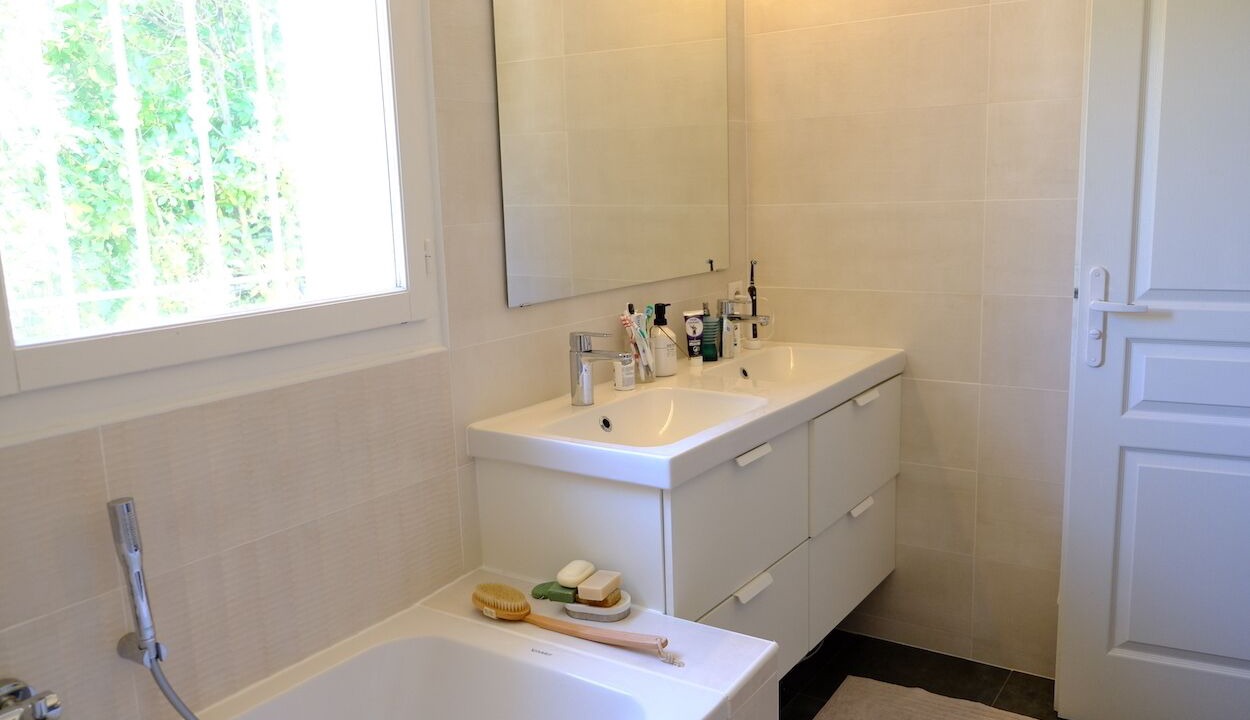 Photo of Bathroom in Evenos