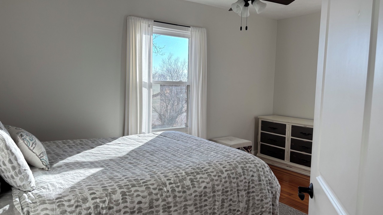 Photo of Bedroom in Lyons