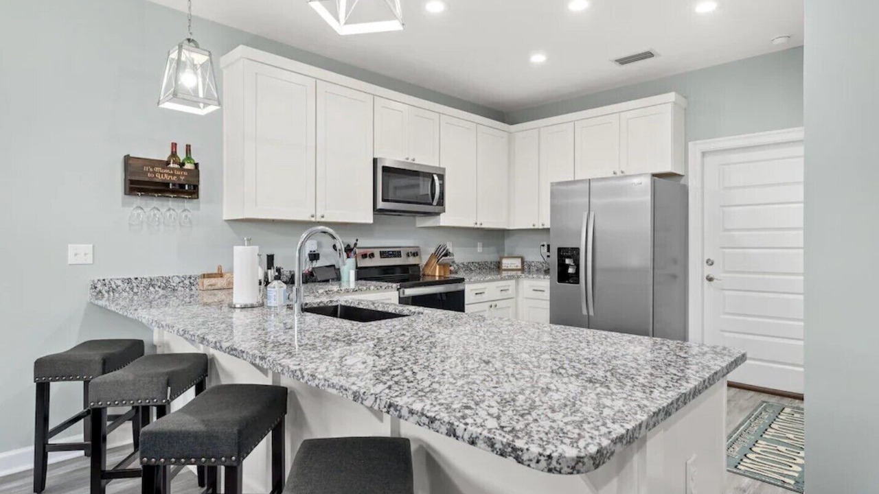 Photo of Kitchen in Laguna Beach Estates