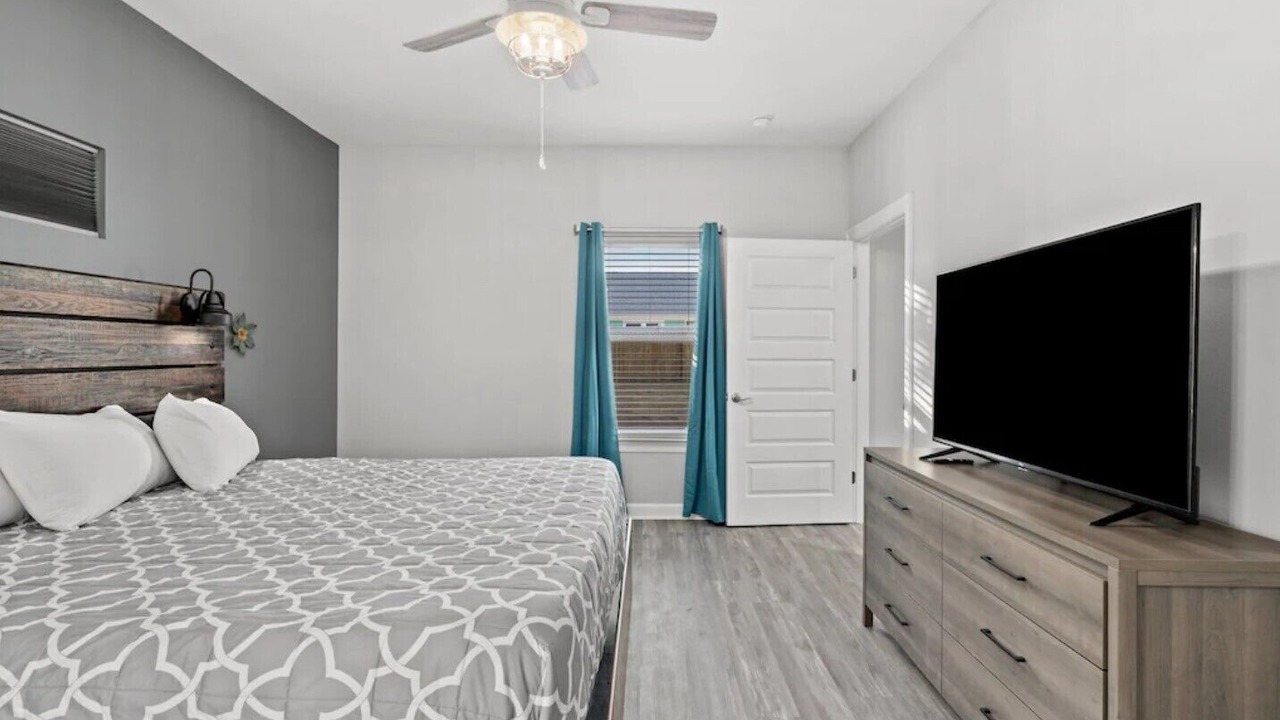 Photo of Bedroom in Laguna Beach Estates