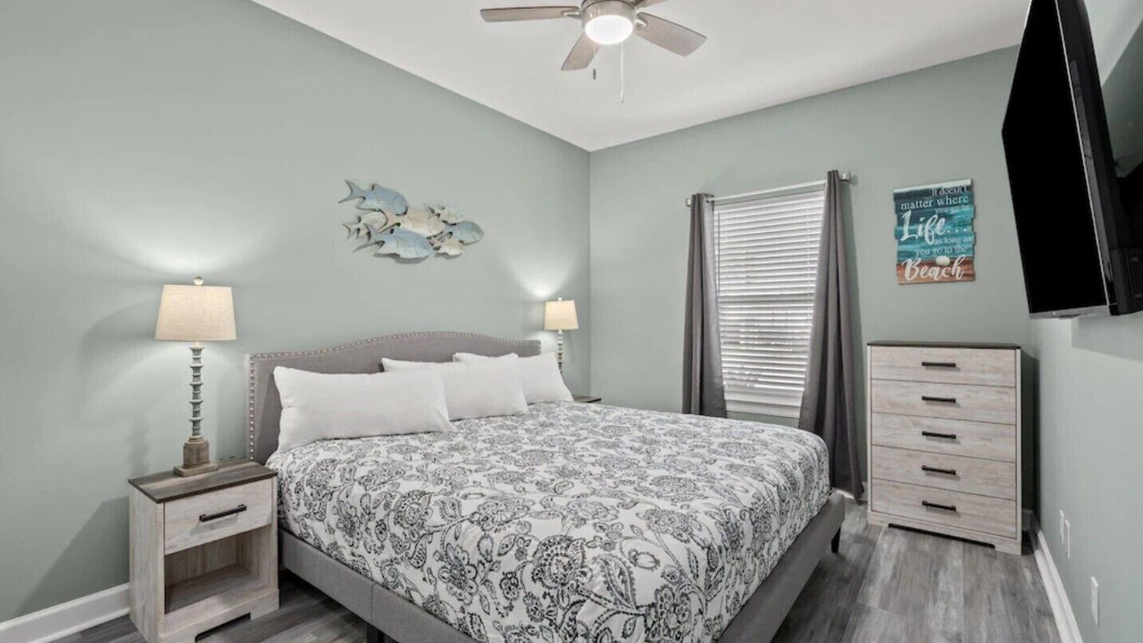 Photo of Bedroom in Laguna Beach Estates
