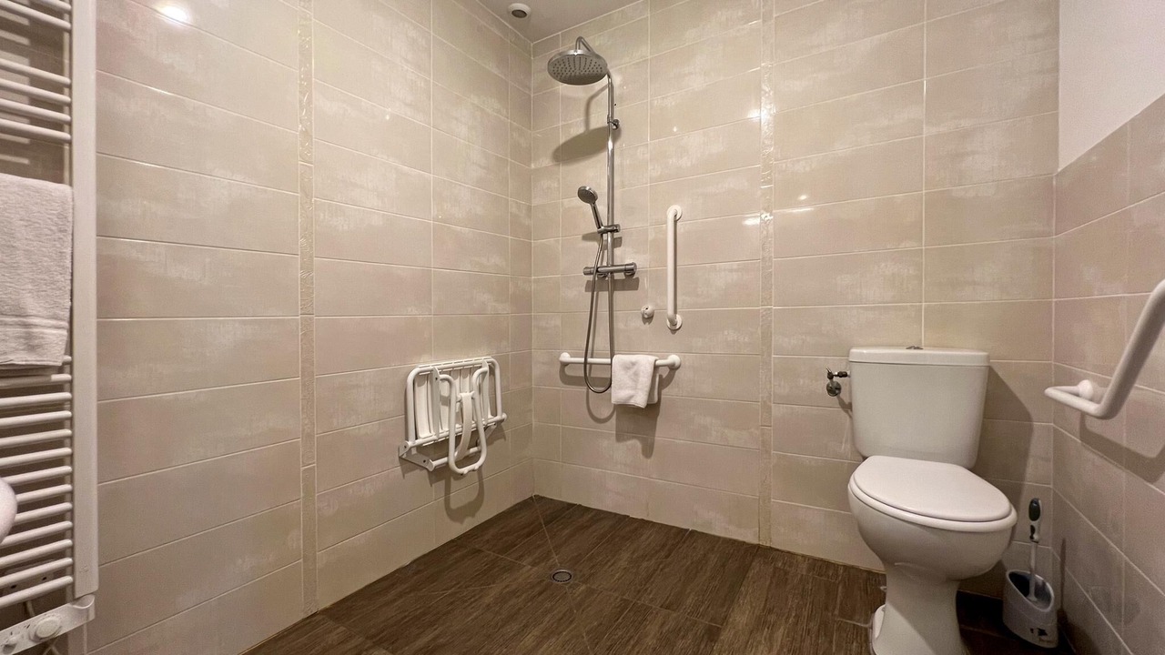 Photo of Bathroom in Faucon-de-Barcelonnette