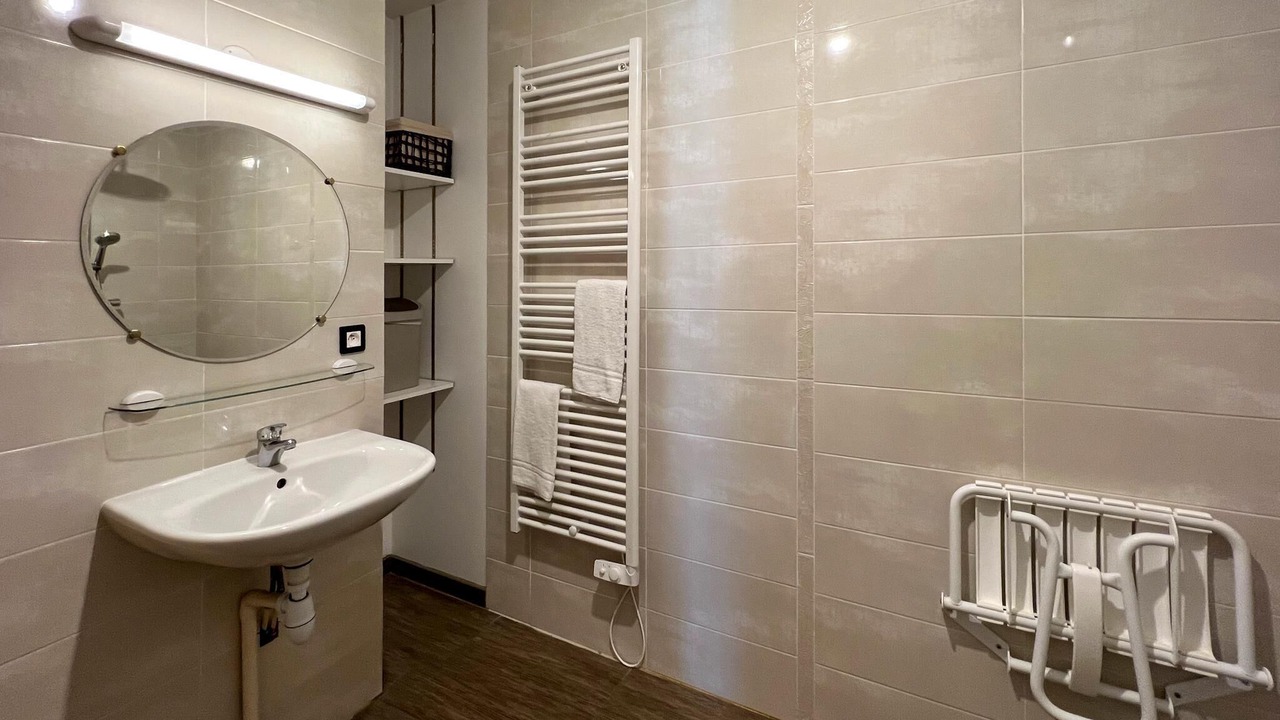 Photo of Bathroom in Faucon-de-Barcelonnette