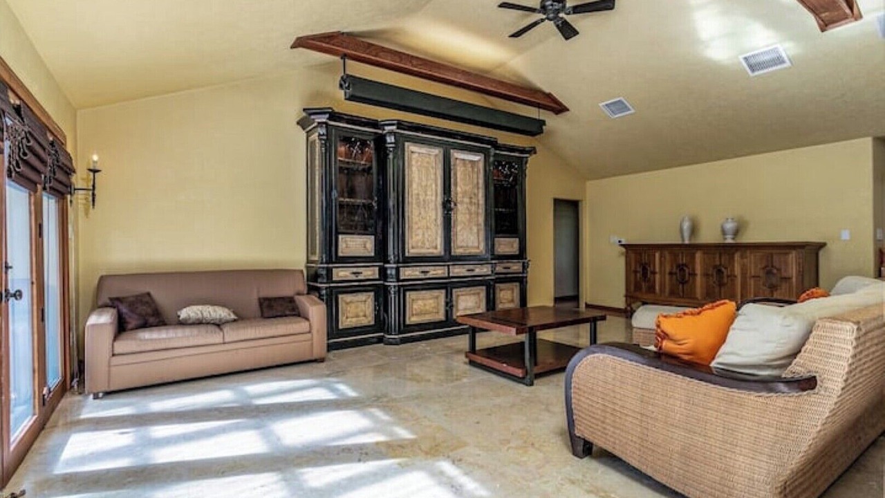 Photo of Livingroom in Baytown