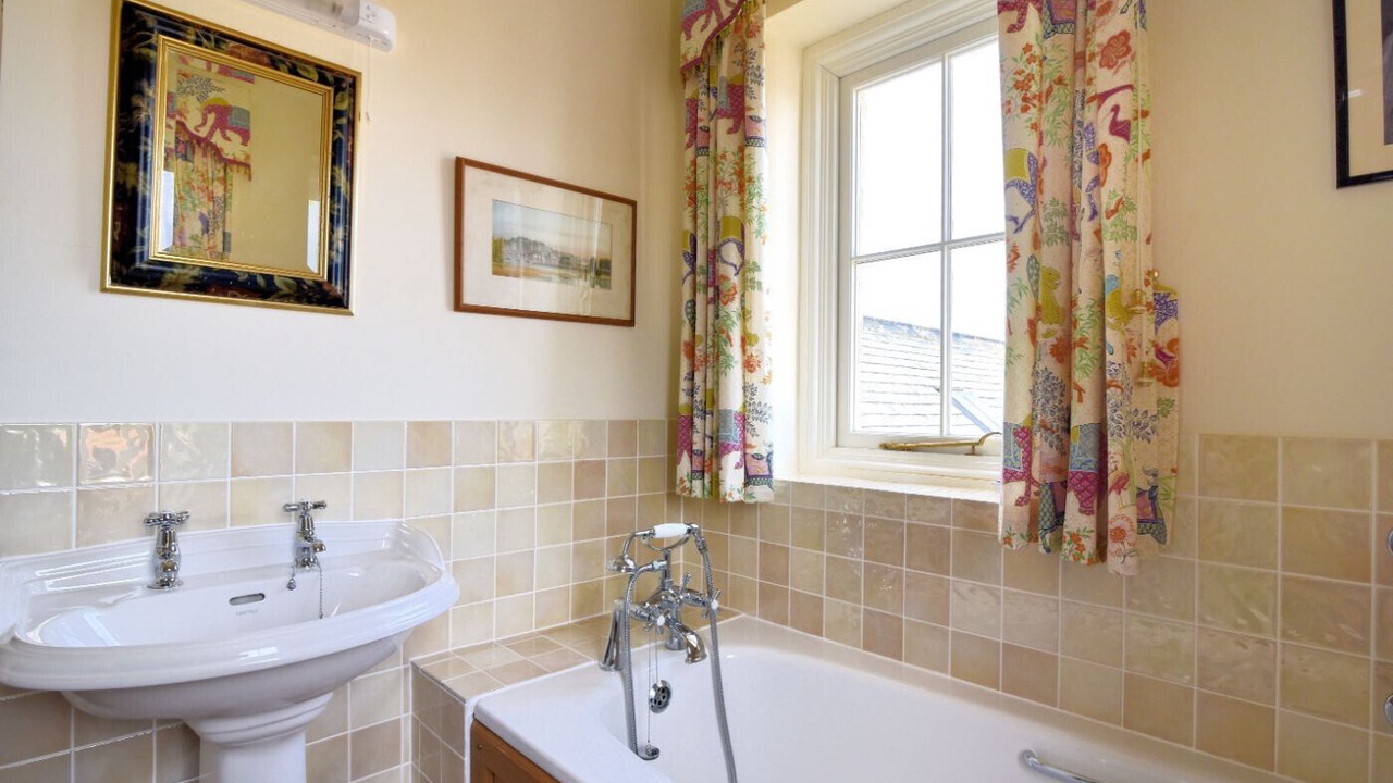 Photo of Bathroom in Axmouth