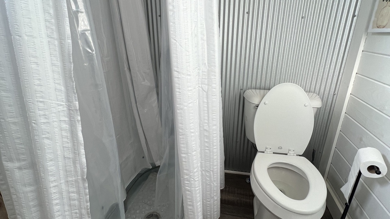 Photo of Bathroom in Red Boiling Springs