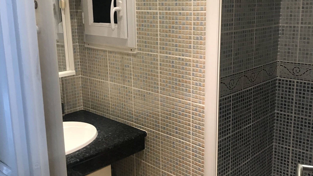 Photo of Bathroom in Saint-Jean-de-Braye