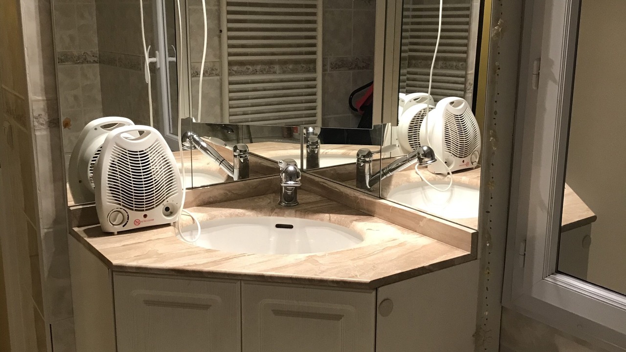 Photo of Bathroom in Saint-Jean-de-Braye
