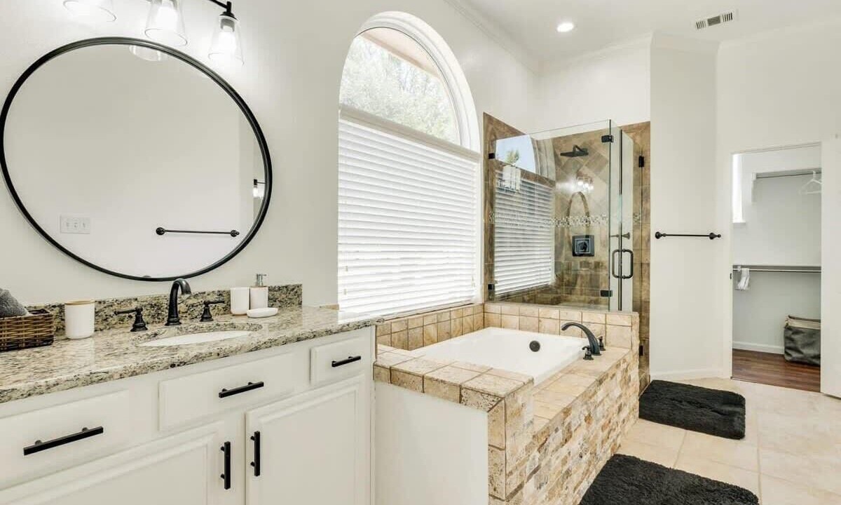 Photo of Bathroom in Rockwall