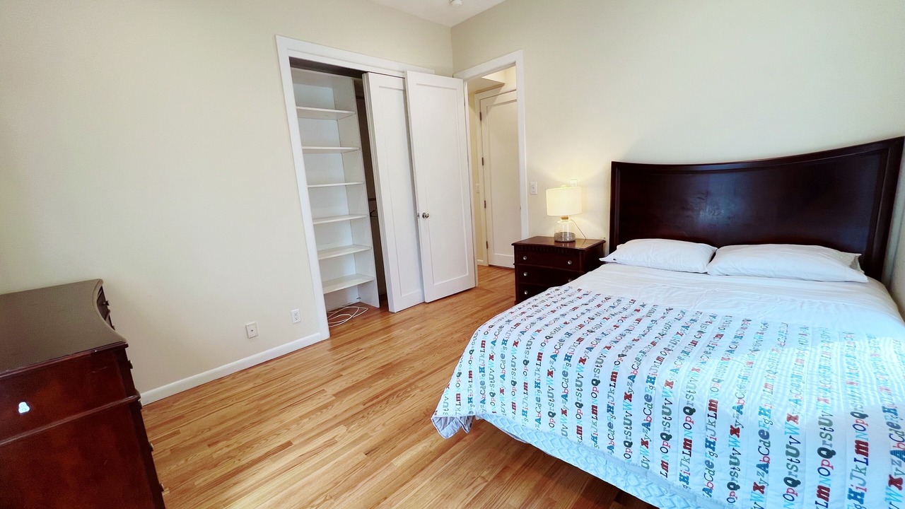 Photo of Bedroom in Lido Beach