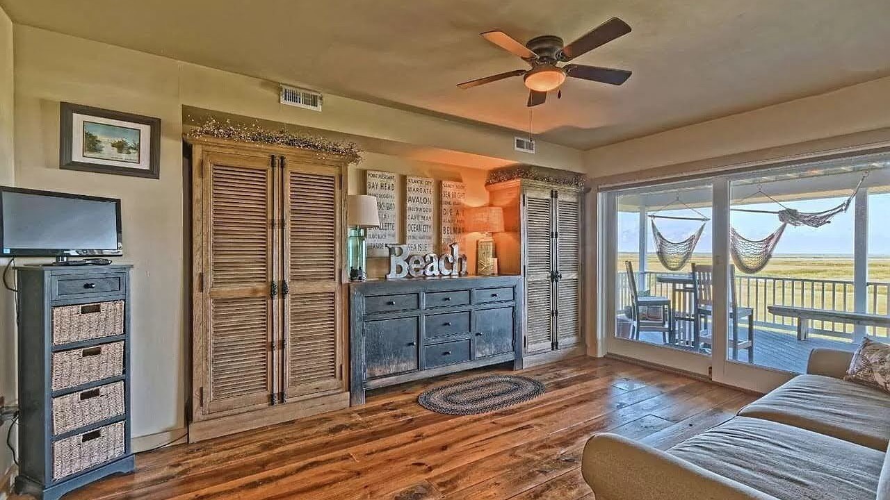 Photo of Livingroom in Cape May Court House