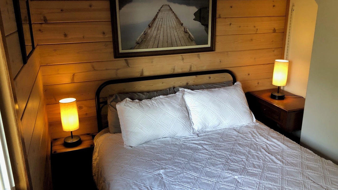 Photo of Bedroom in Oak Harbor