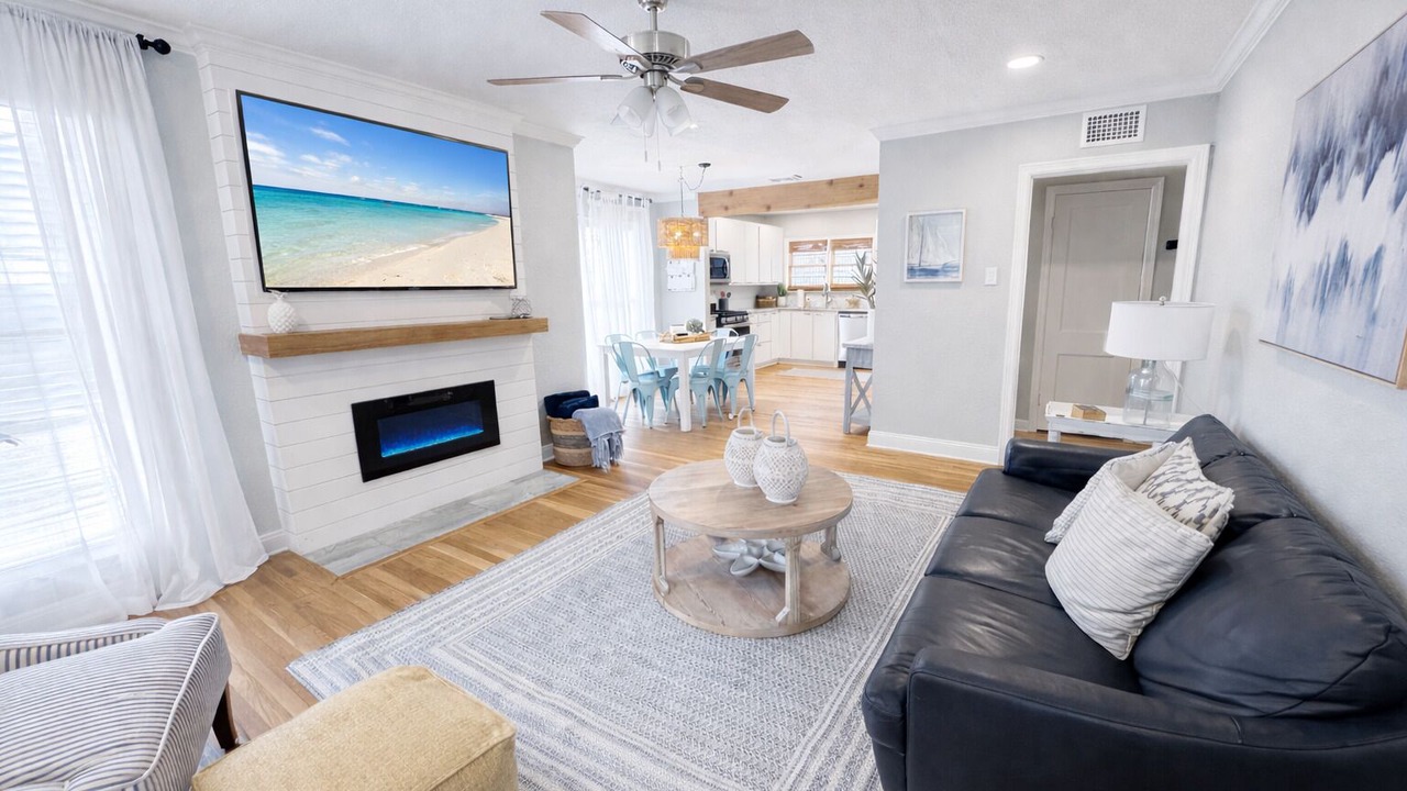 Photo of Livingroom in Tech Terrace
