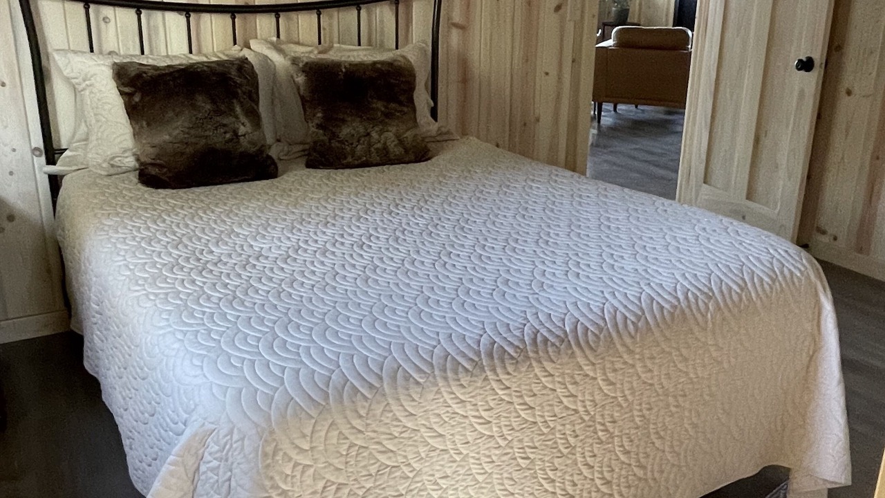 Photo of Bedroom in Frazee