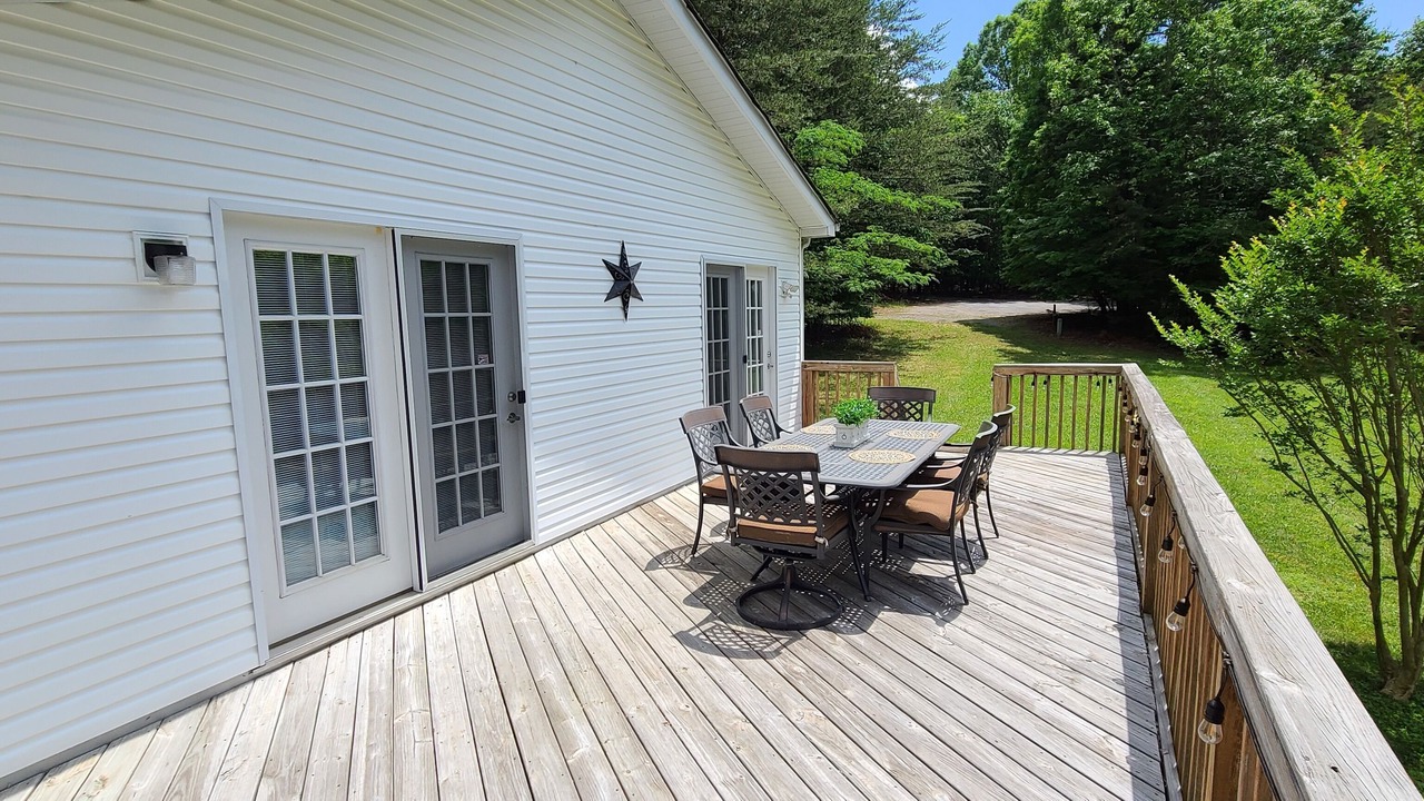 Photo of Outdoor in Smith Mountain Lake