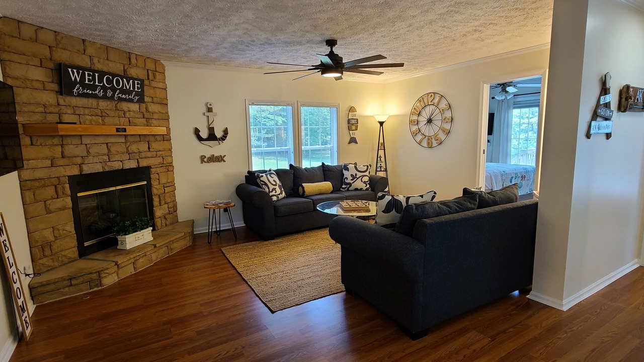 Photo of Livingroom in Smith Mountain Lake