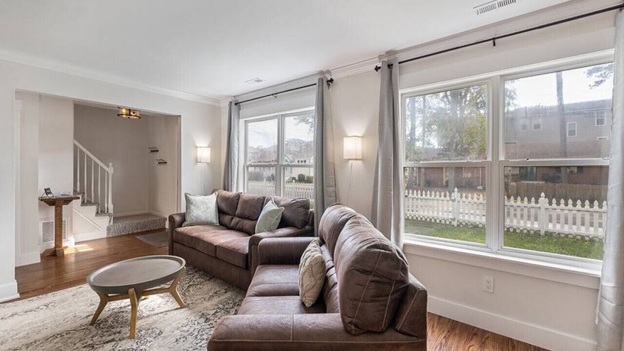 Photo of Livingroom in Northeast Virginia Beach
