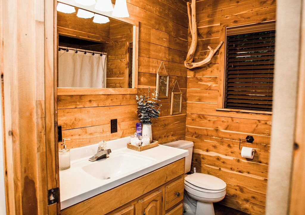 Photo of Bathroom in Jasper